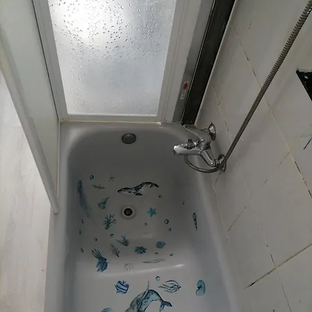 Guest house A 2 Passi Dal Centro Tram A Transita Per Tutto Condivisa